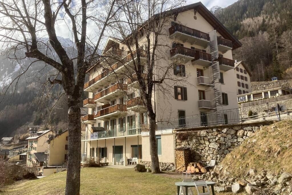 Bel Appartement 2.5 Pieces Avec Balcon, Magnifique Vue Sur Le Glacier Des Grands Finhaut Dış mekan fotoğraf